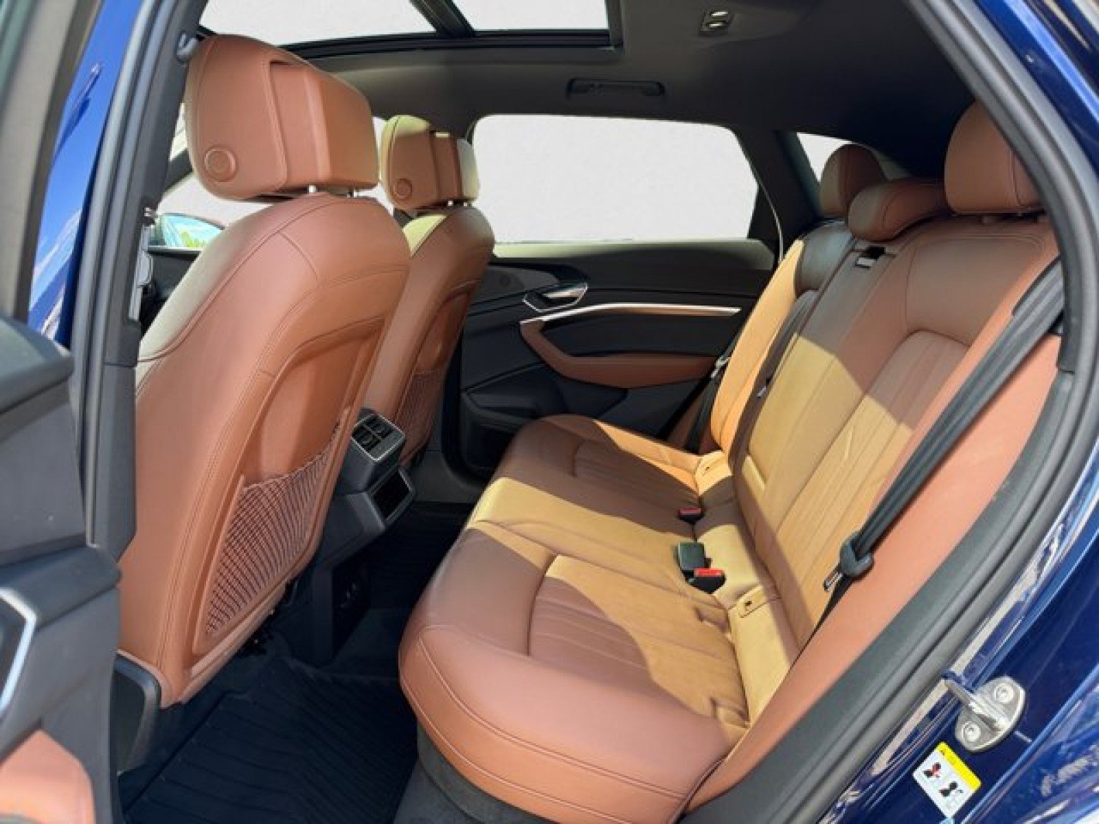 Used 2022 Audi e-tron Premium AWD/4WD image 18