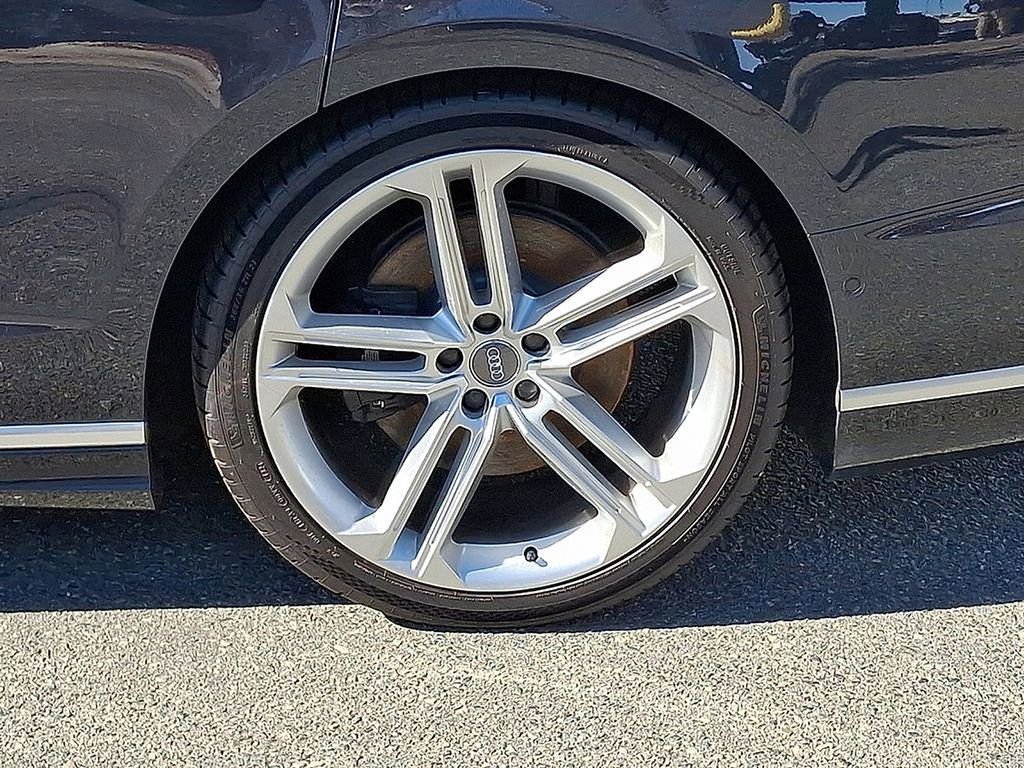 Used 2020 Audi S8 L w/ S8 Executive Package image 28