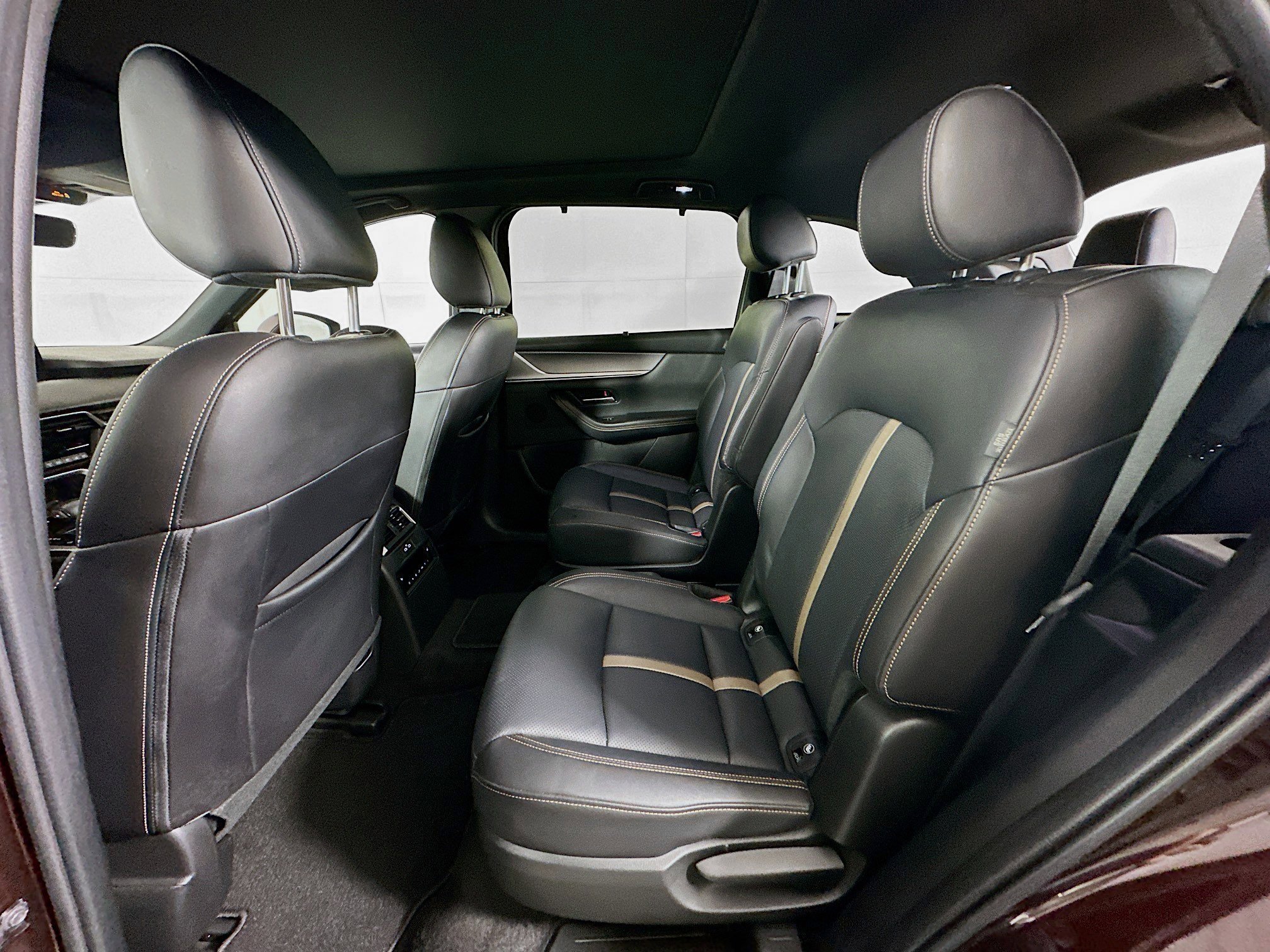 Used 2024 MAZDA CX-90 Plug-In Hybrid w/ Premium Plus image 29