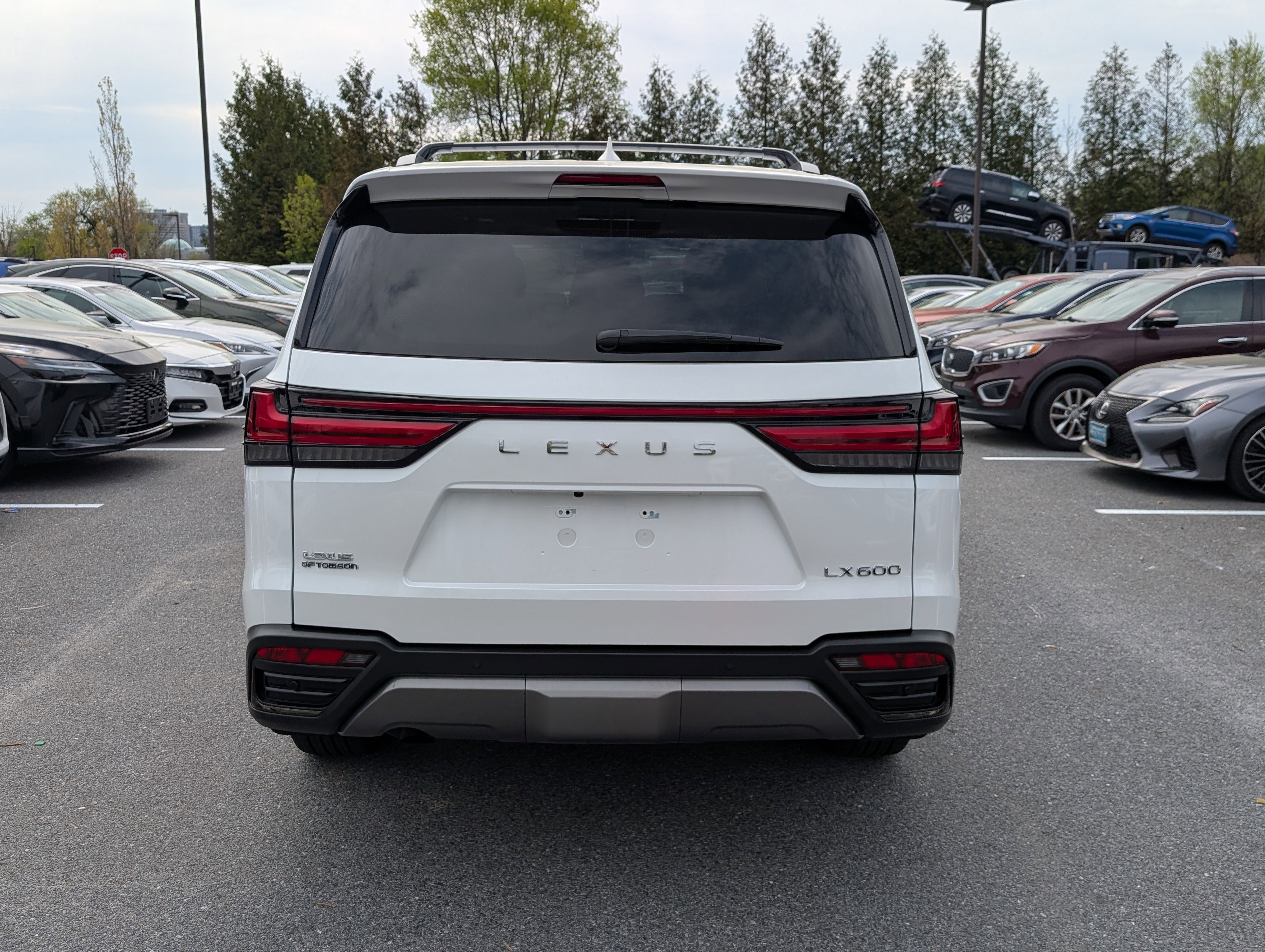 Used 2024 Lexus LX 600 4WD w/ Appearance Package image 4