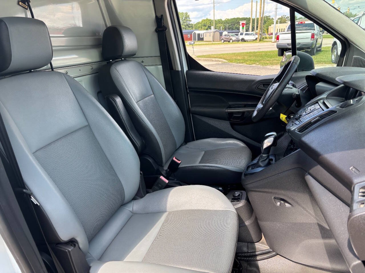 Used 2016 Ford Transit Connect XL FWD image 8