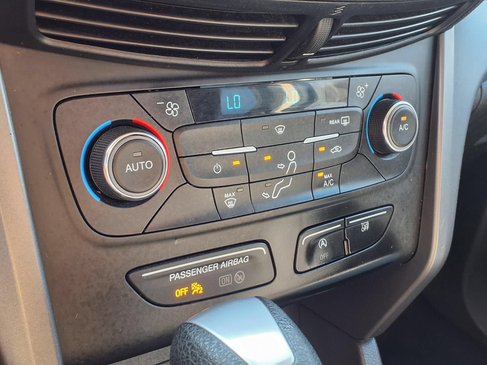 Used 2017 Ford Escape SE AWD/4WD image 26