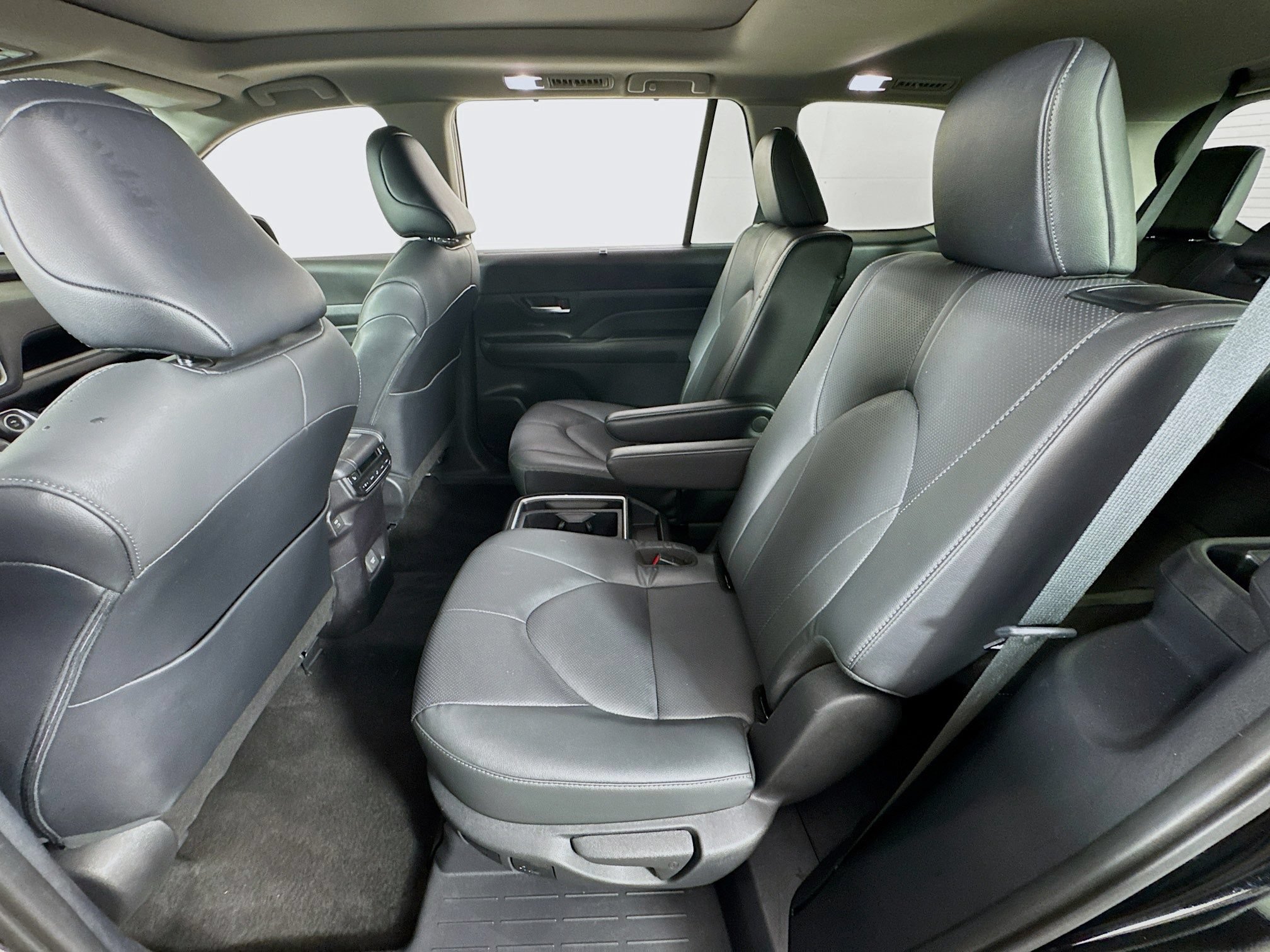 Certified 2025 Toyota Grand Highlander AWD image 18
