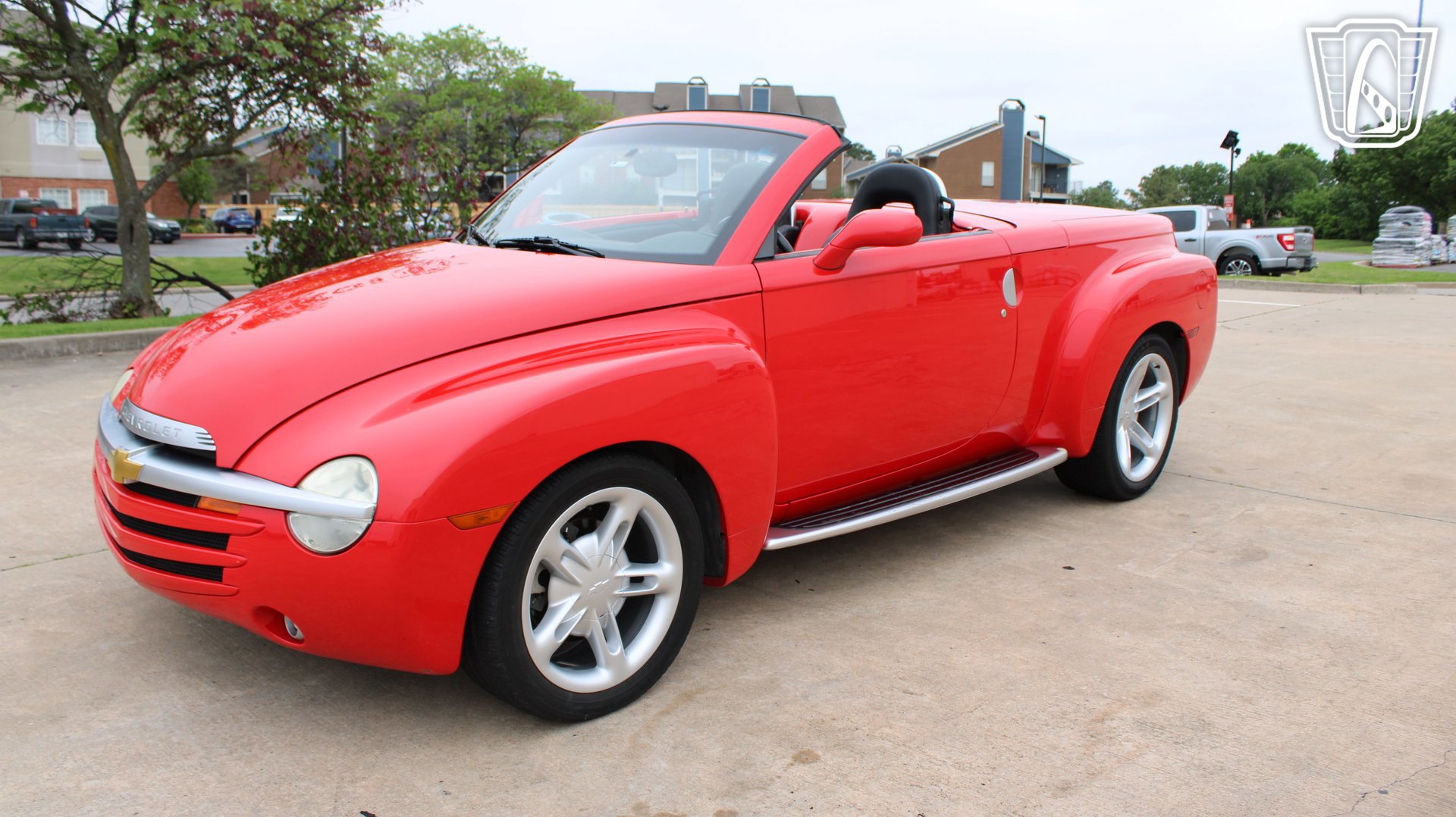 Used 2004 Chevrolet SSR w/ Preferred Equipment Group RWD image 2