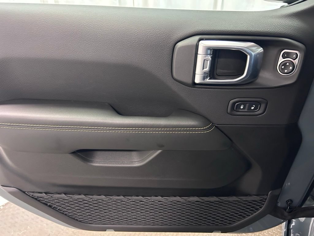 New 2026 Jeep Gladiator Sport AWD/4WD image 4