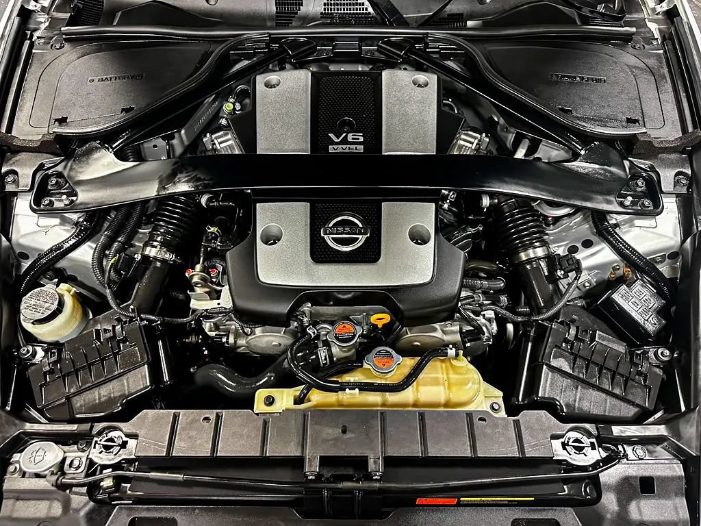 Used 2020 Nissan 370Z Coupe RWD image 31