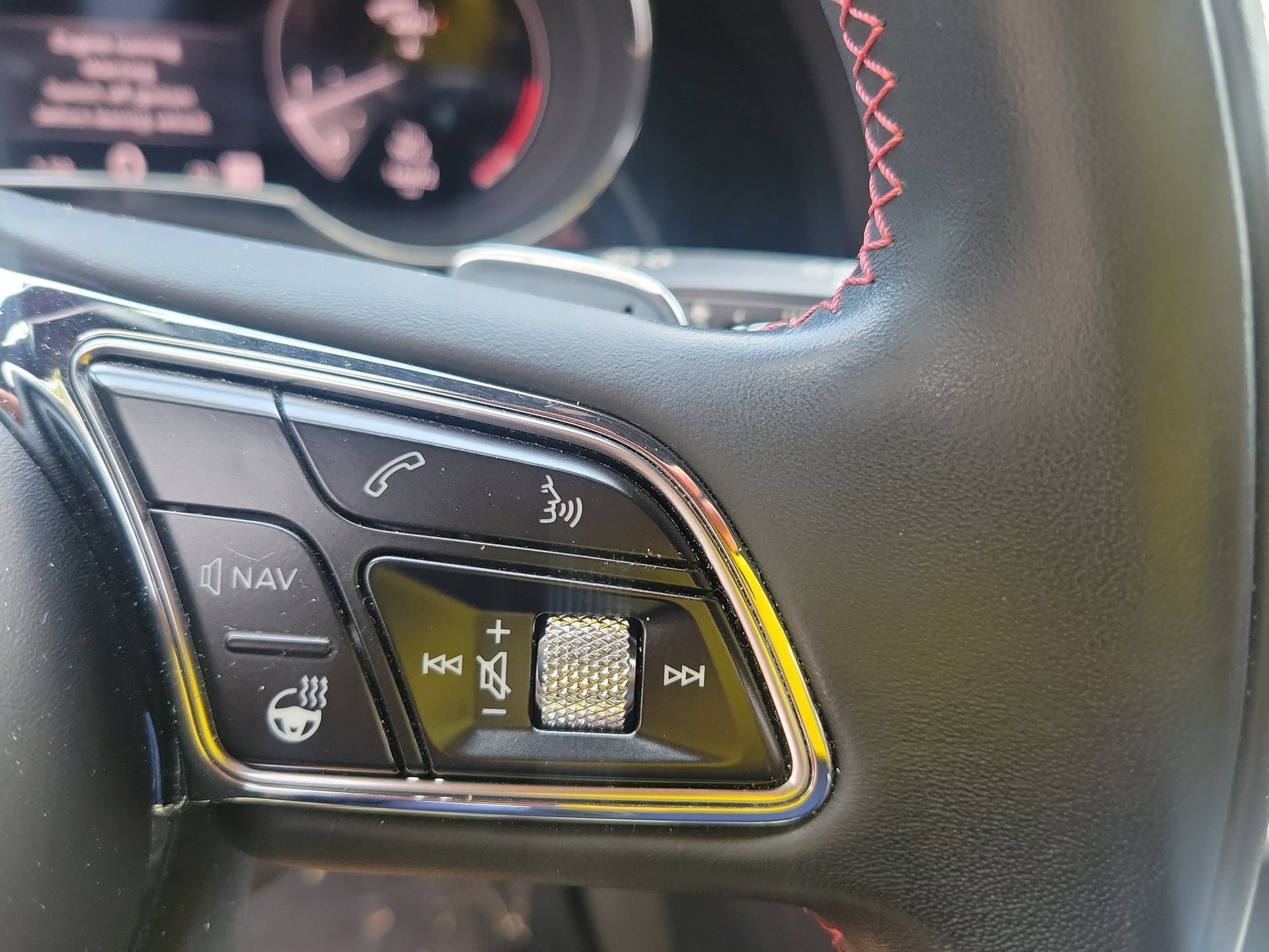 Certified 2023 Bentley Bentayga AWD/4WD image 39