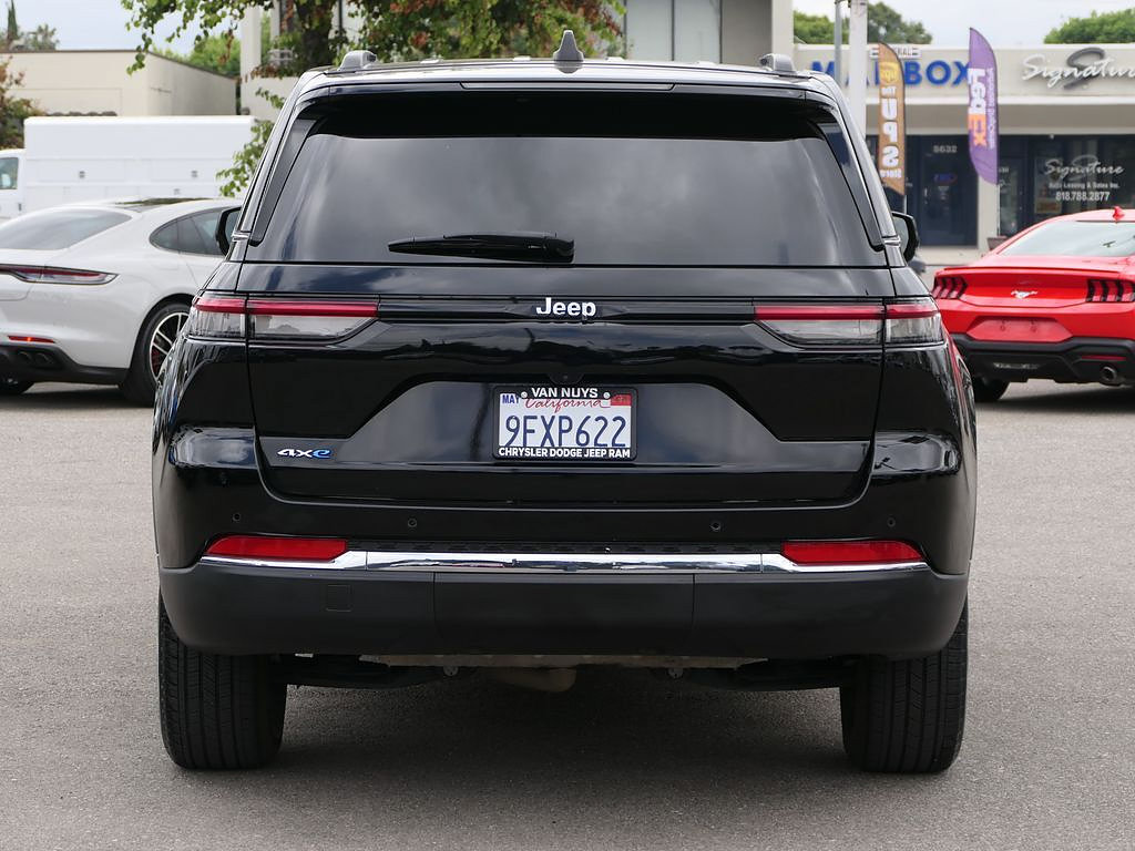 Used 2023 Jeep Grand Cherokee 4WD 4xe image 5