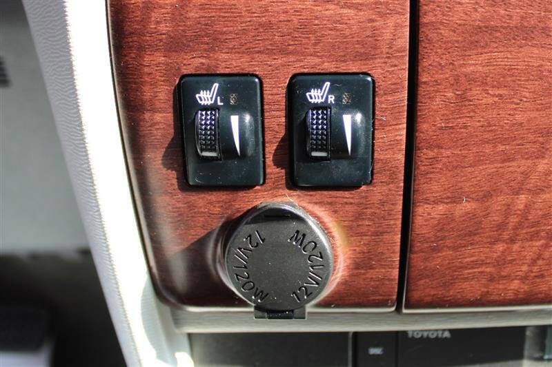 Used 2013 Toyota Sienna XLE w/ Entertainment Pkg FWD image 22