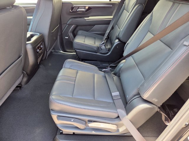 Certified 2026 Chevrolet Suburban RST w/ Advanced Technology Package AWD/4WD image 12