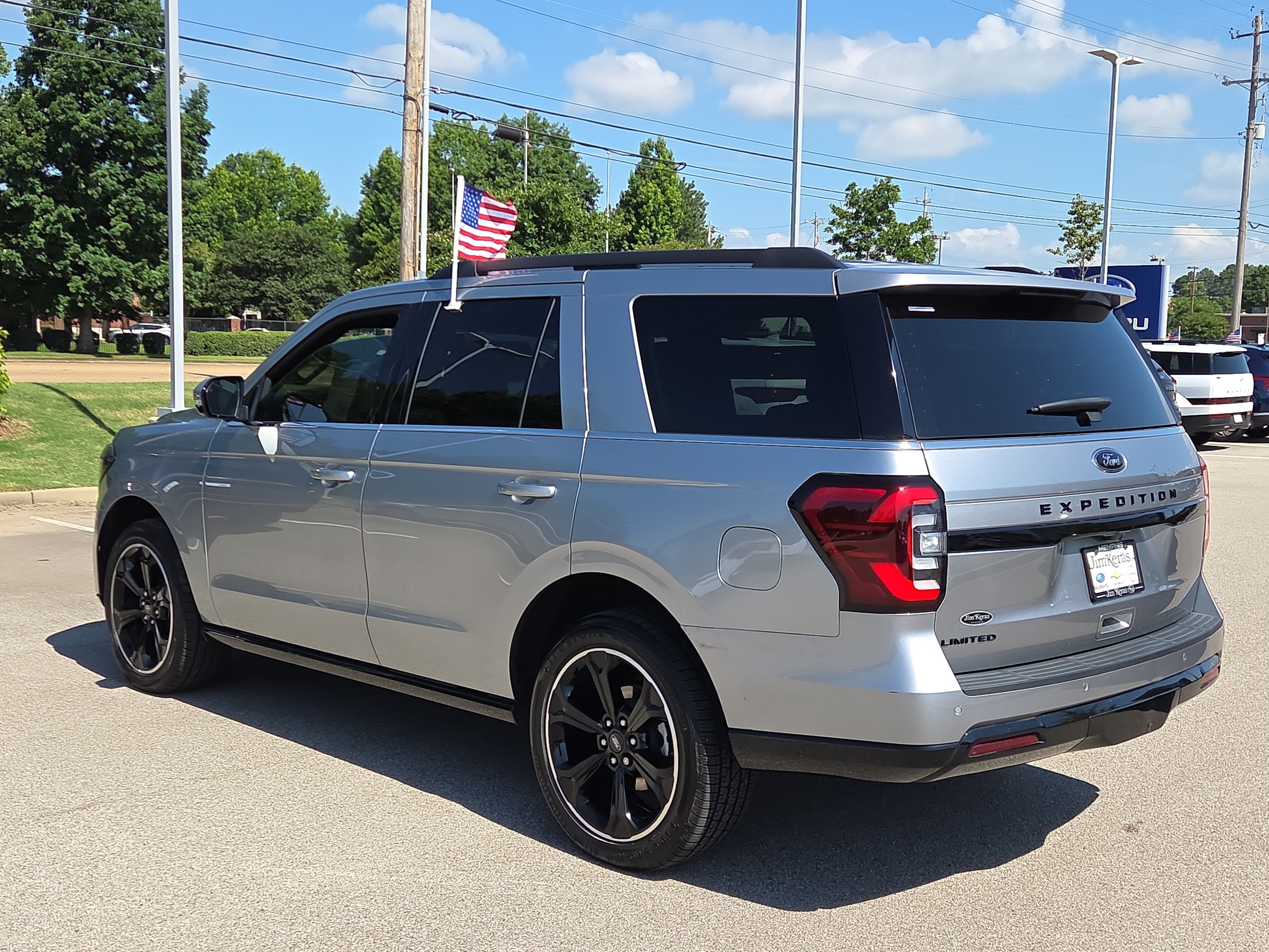Used 2024 Ford Expedition Limited AWD/4WD image 5