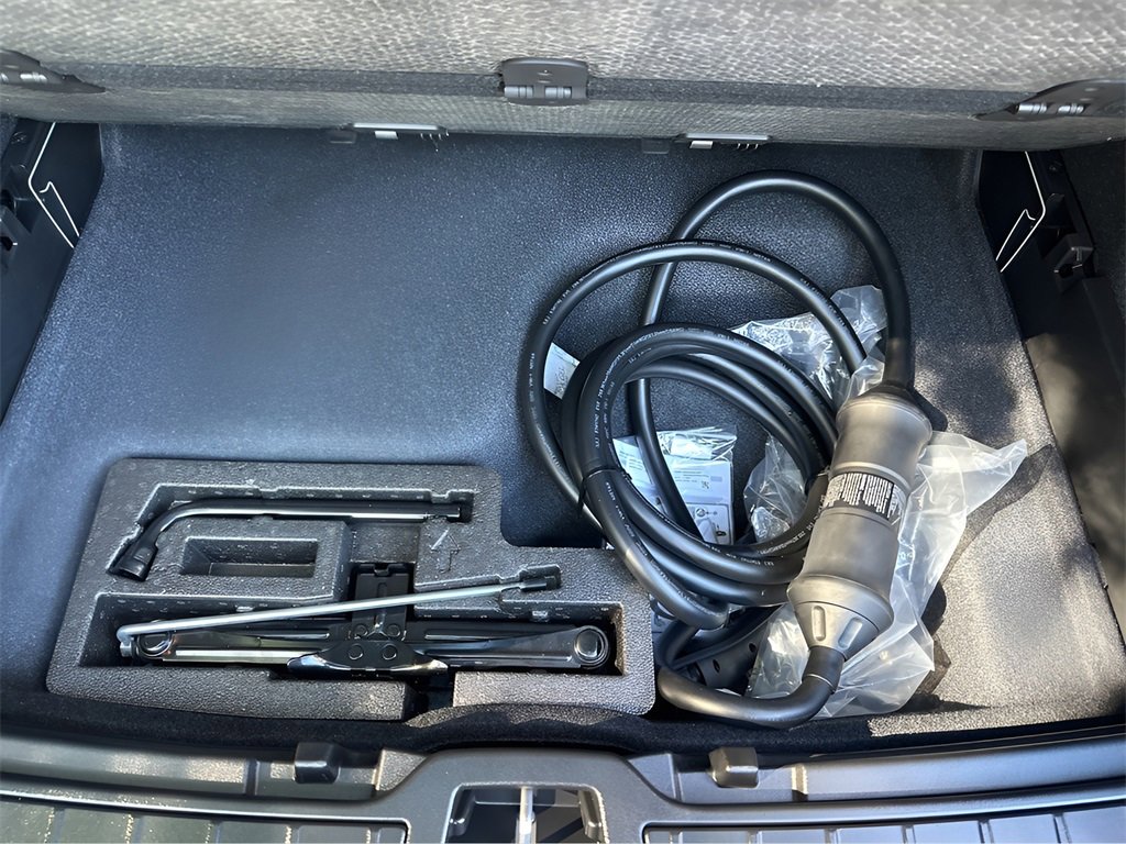 Used 2023 Volvo XC40 Recharge Plus image 49