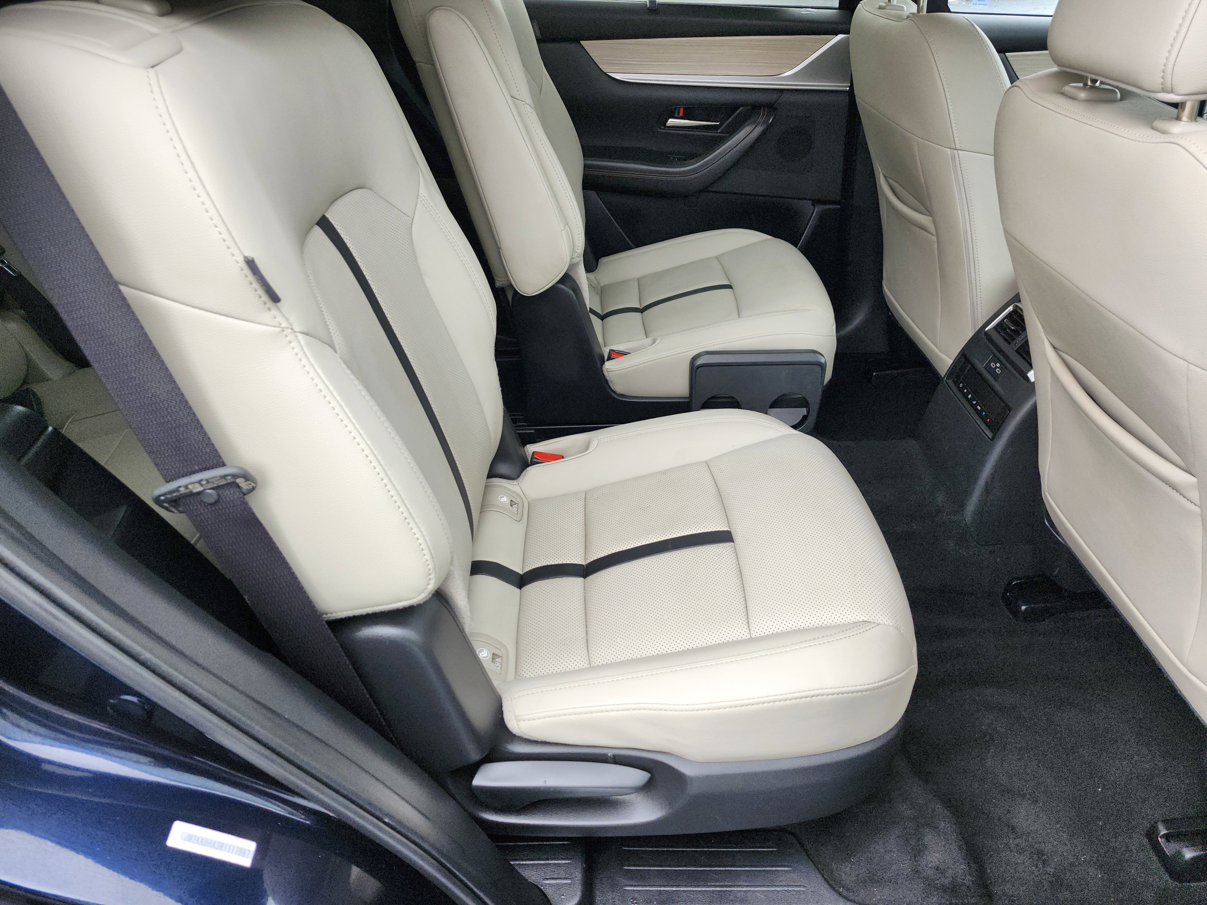 Used 2024 MAZDA CX-90 Plug-In Hybrid w/ Preferred image 16