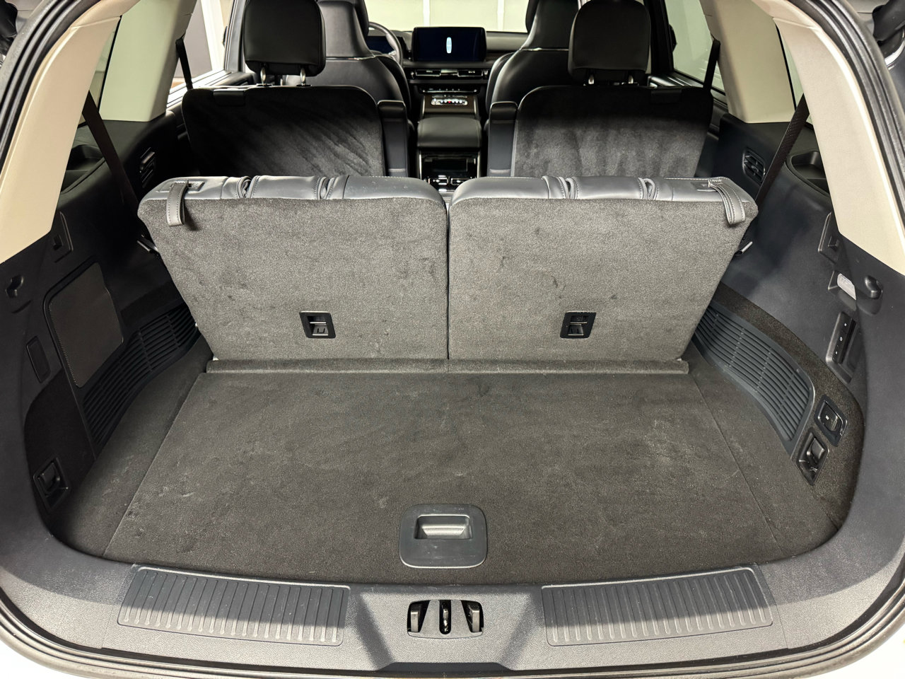 Used 2025 Lincoln Aviator Reserve w/ Equipment Group 201A image 38