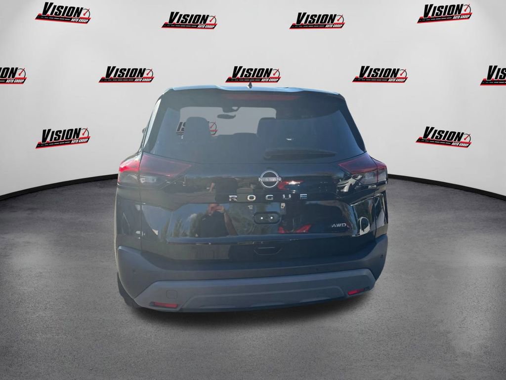 Used 2023 Nissan Rogue S image 6