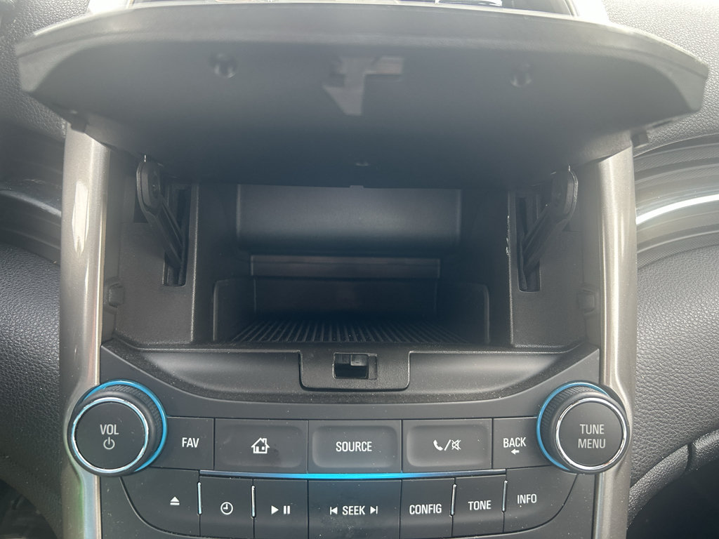 Used 2016 Chevrolet Malibu LT FWD image 17