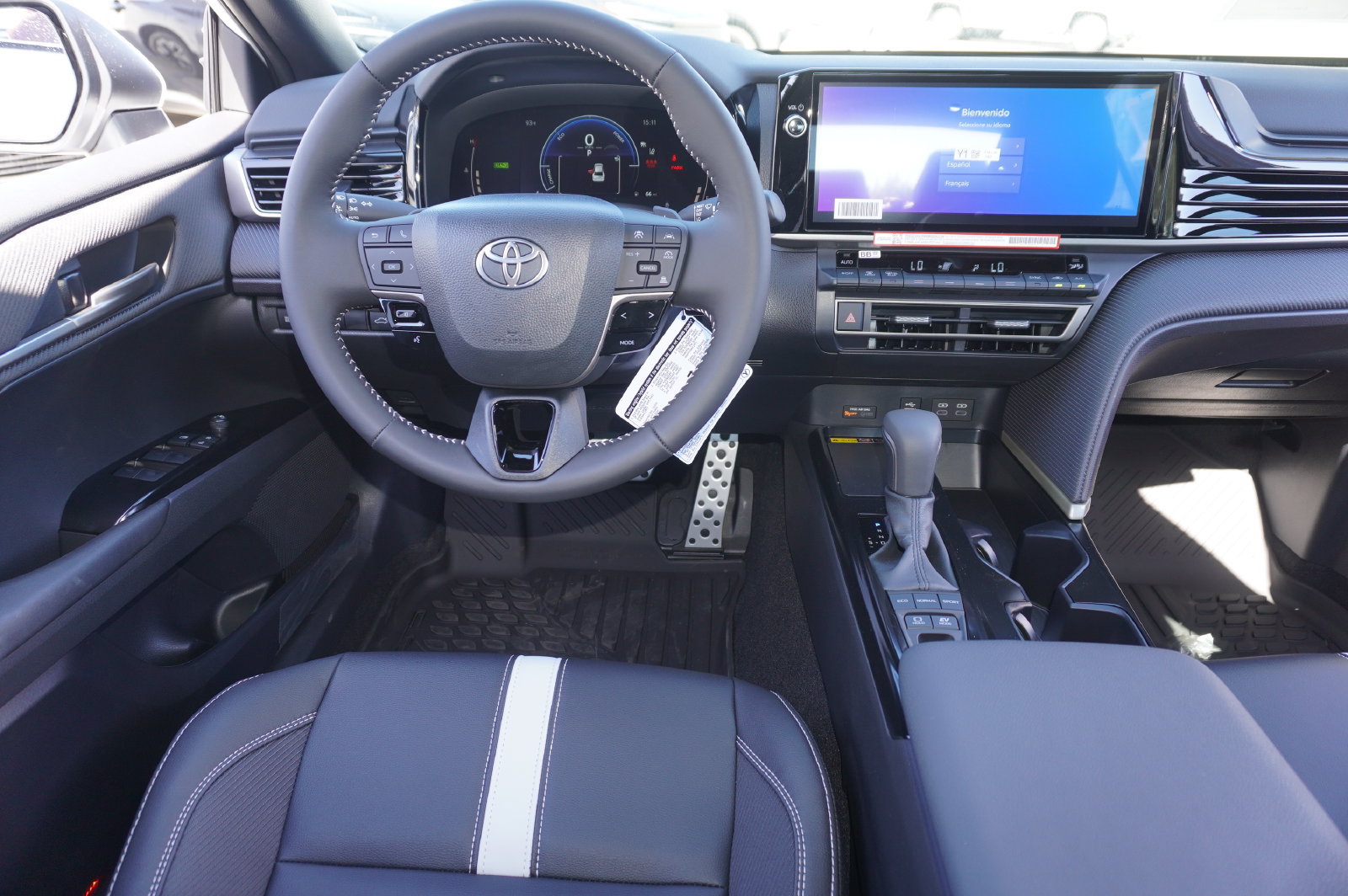 Used 2026 Toyota Camry SE w/ Multimedia Upgrade Package FWD image 9