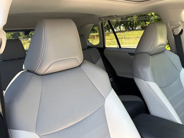 Used 2019 Toyota RAV4 Limited w/ Cold Weather Package FWD image 30