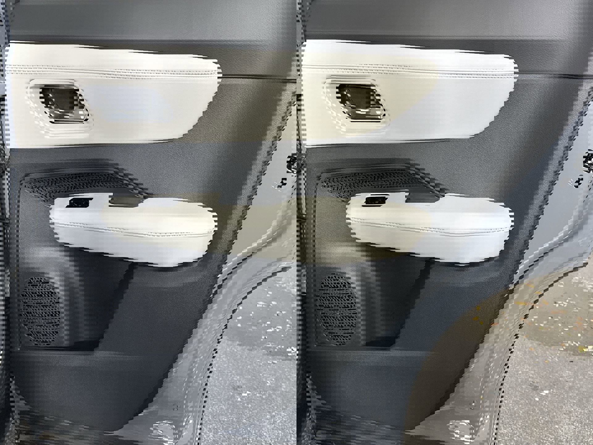 Certified 2024 Nissan Ariya AWD image 36