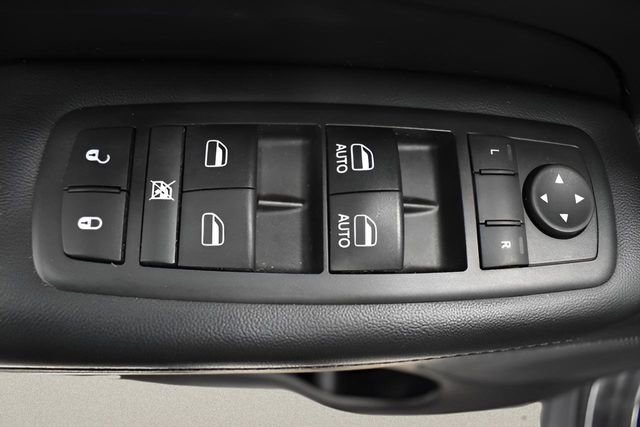 Used 2018 Jeep Grand Cherokee Laredo image 23