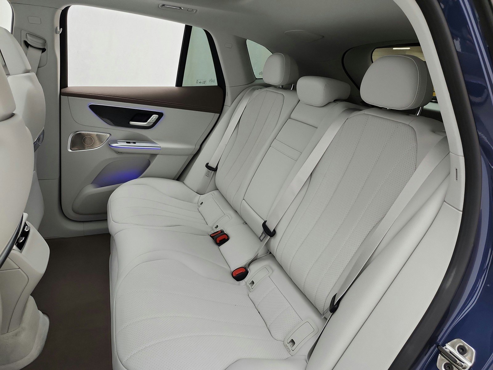 New 2026 Mercedes-Benz EQE 320 4MATIC SUV image 11