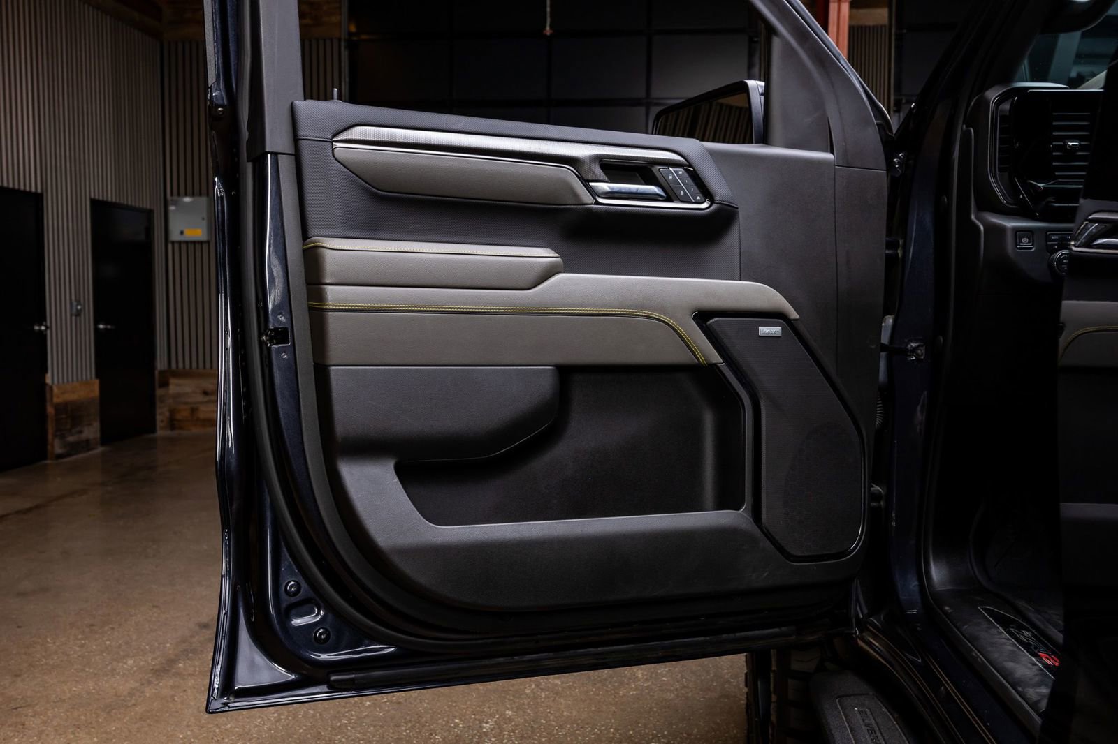 Used 2022 Chevrolet Silverado 1500 ZR2 w/ Technology Package image 36