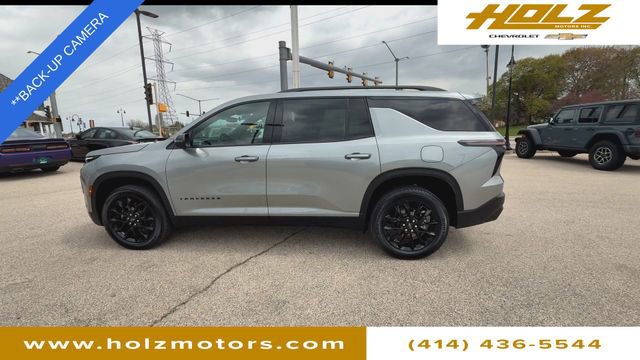 Certified 2025 Chevrolet Traverse LT w/ Midnight/Sport Edition AWD/4WD image 5