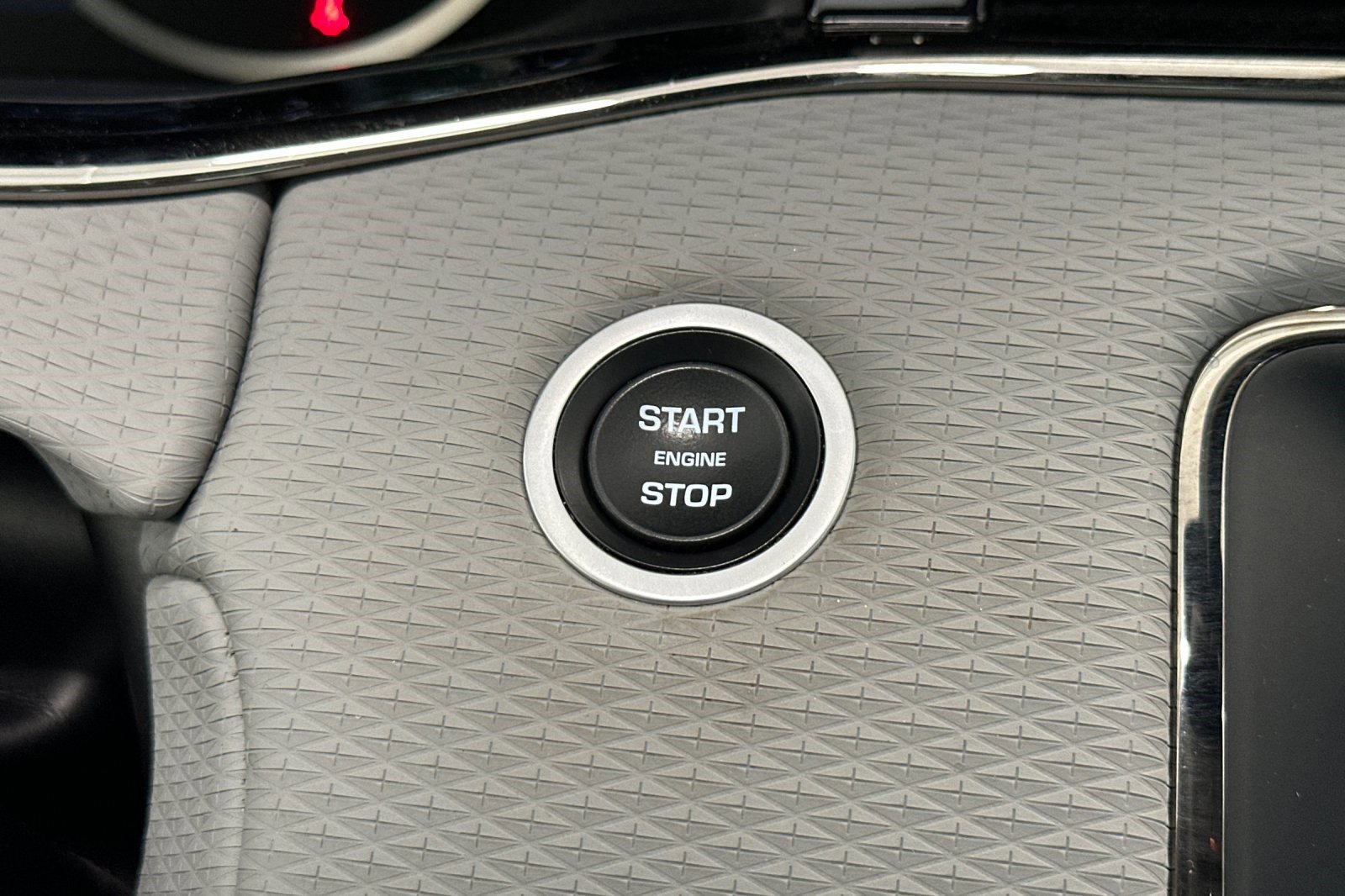 Used 2022 Land Rover Range Rover Evoque R-Dynamic S image 32