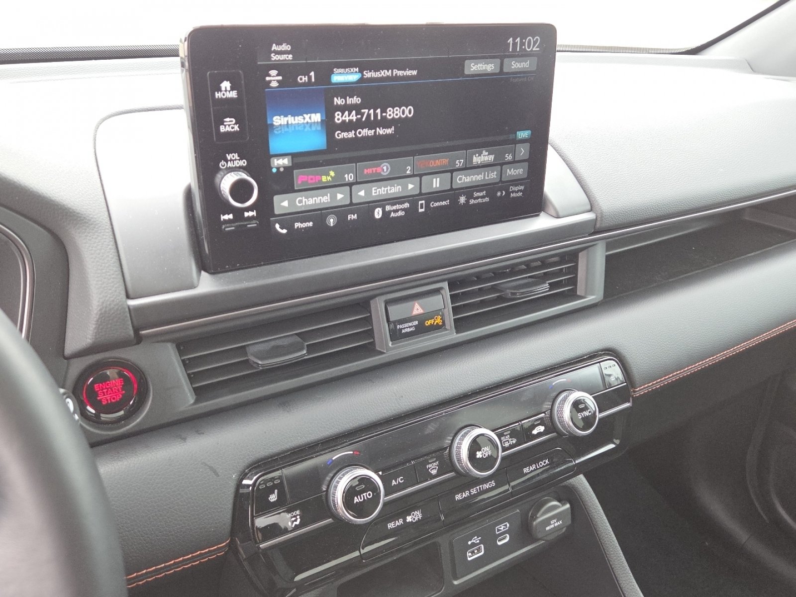Used 2025 Honda Pilot TrailSport image 29