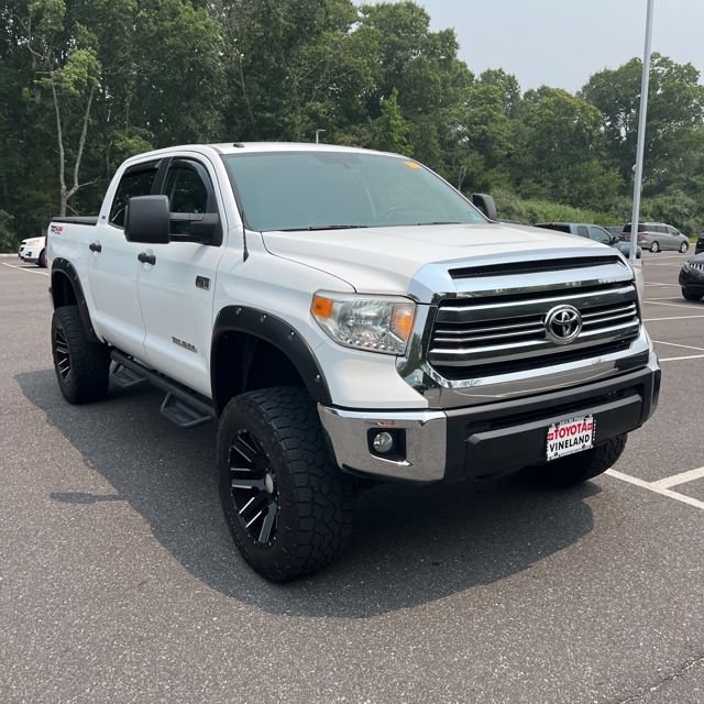 Used 2017 Toyota Tundra SR5 AWD/4WD image 1
