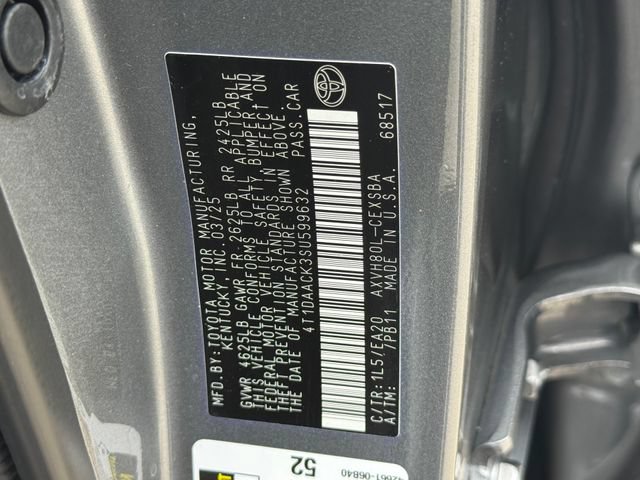 Used 2025 Toyota Camry SE FWD image 30