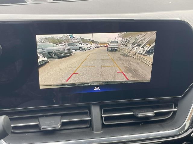 Used 2025 Chevrolet Trax RS w/ Sunroof Package image 19