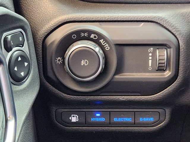 Certified 2023 Jeep Wrangler Unlimited Sahara w/ Cold Weather Group AWD/4WD image 23