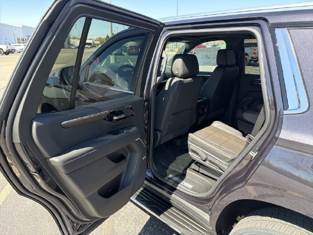 New 2026 Chevrolet Tahoe High Country w/ Sun And Tow Package AWD/4WD image 25