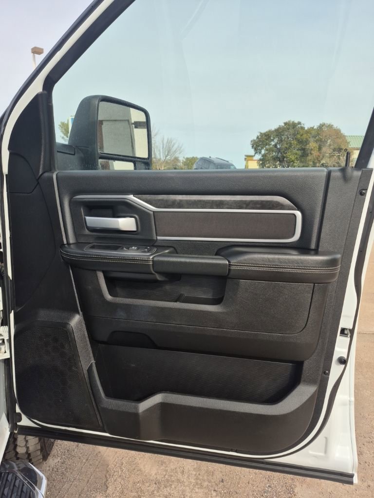 Used 2024 RAM 2500 Big Horn image 17