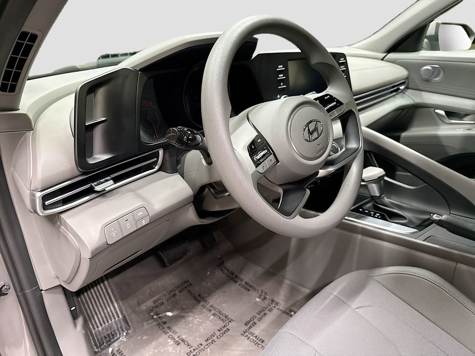 Used 2023 Hyundai Elantra SE image 11