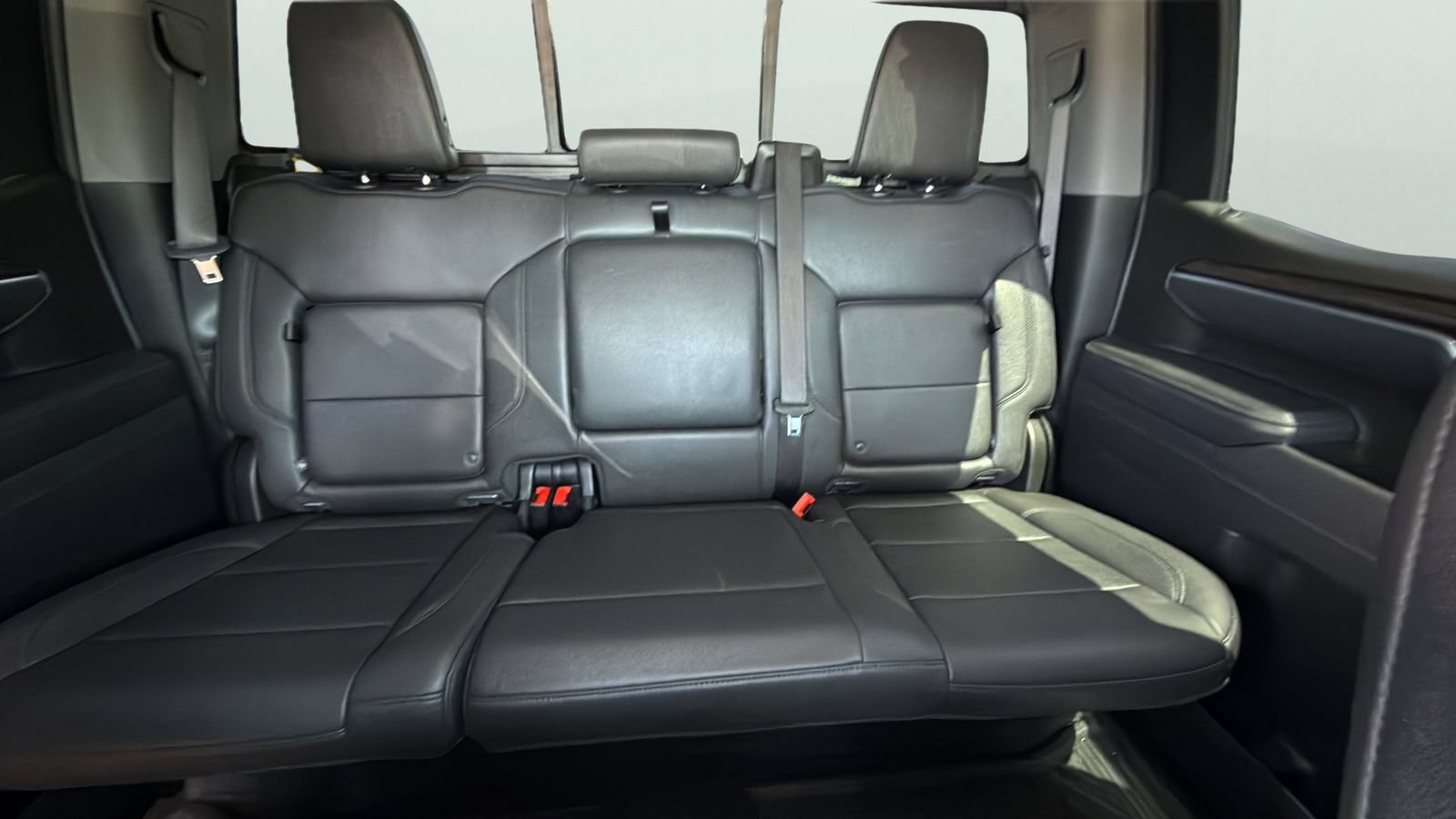 Used 2025 Chevrolet Silverado 1500 RST AWD/4WD image 25