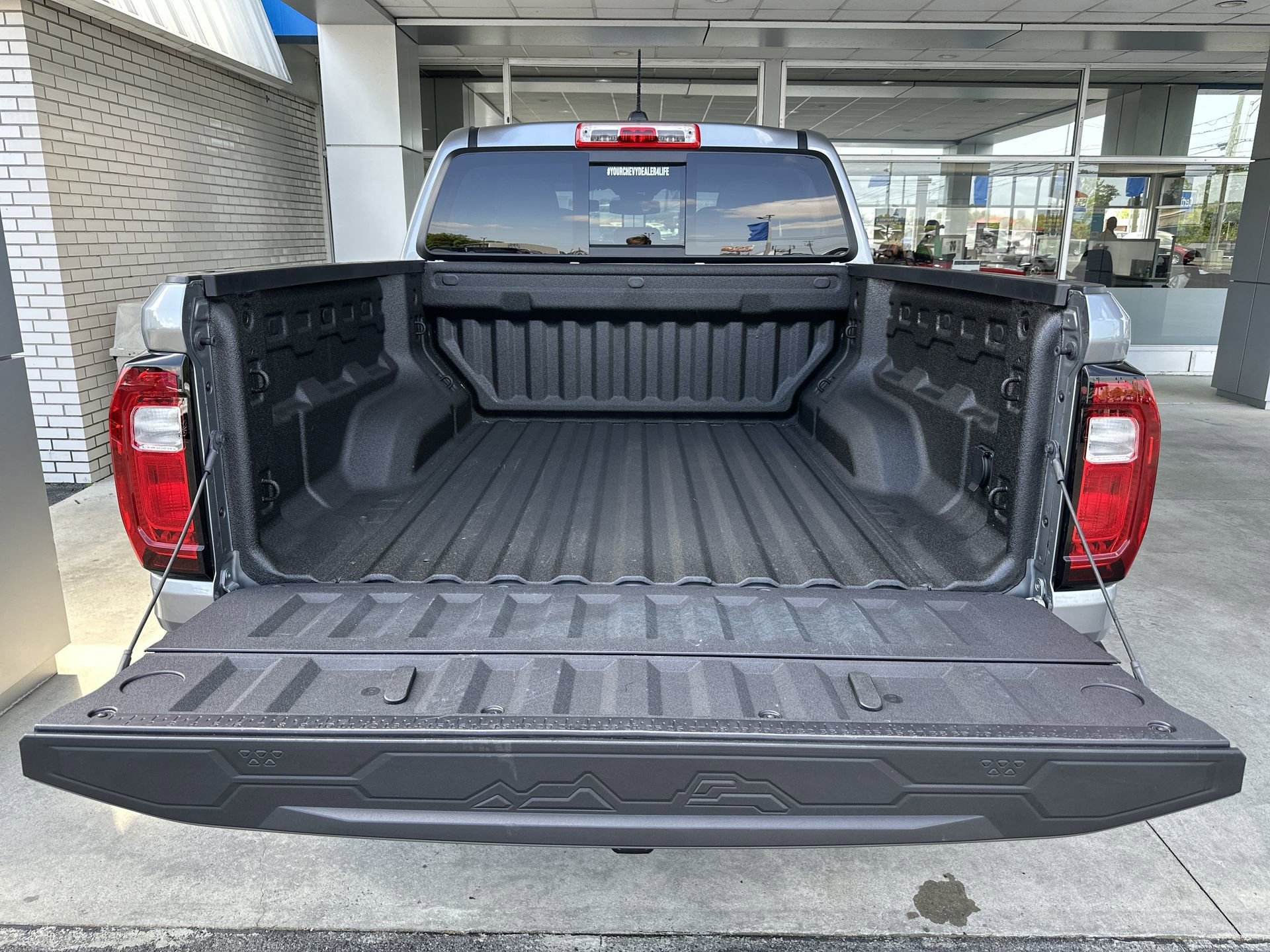 Used 2024 GMC Canyon AT4 w/ Technology Package AWD/4WD image 32