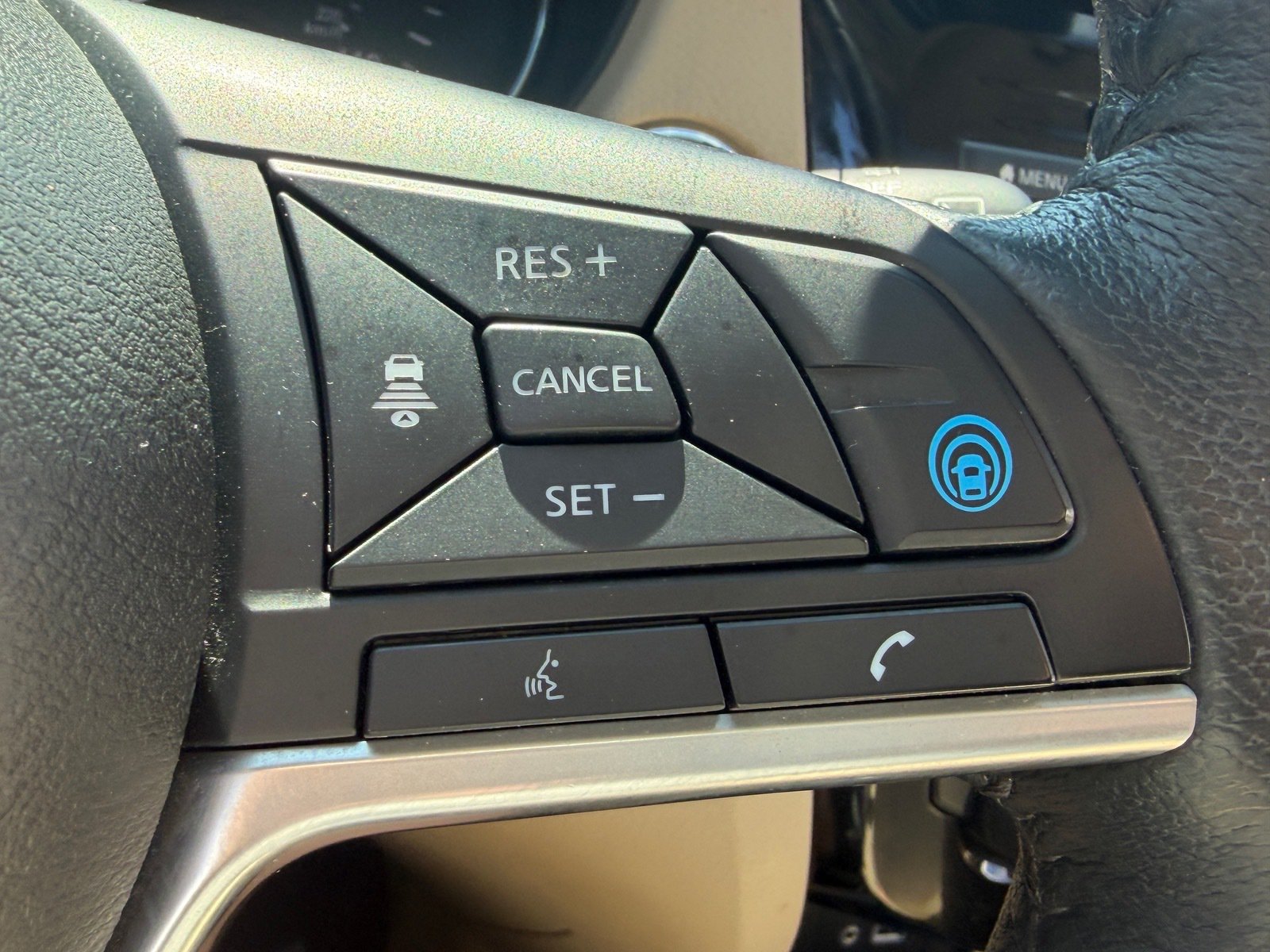 Used 2019 Nissan Rogue SL w/ Premium Package FWD image 31