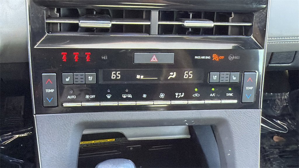 Certified 2021 Toyota Avalon Limited w/ Advanced Safety Package image 38