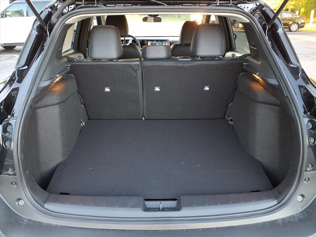 New 2026 Nissan Kicks SR w/ Cold Weather Package image 9