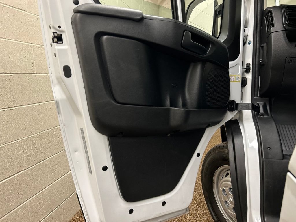 Used 2025 RAM ProMaster 2500 w/ Convenience Group FWD image 9
