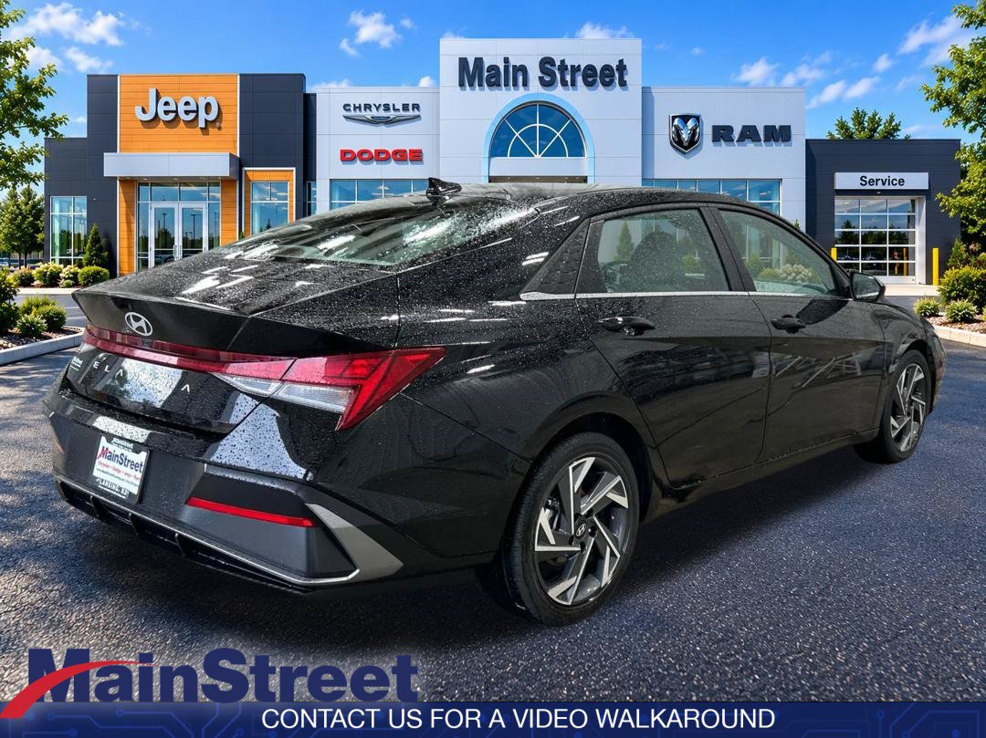 Used 2025 Hyundai Elantra SEL FWD image 5