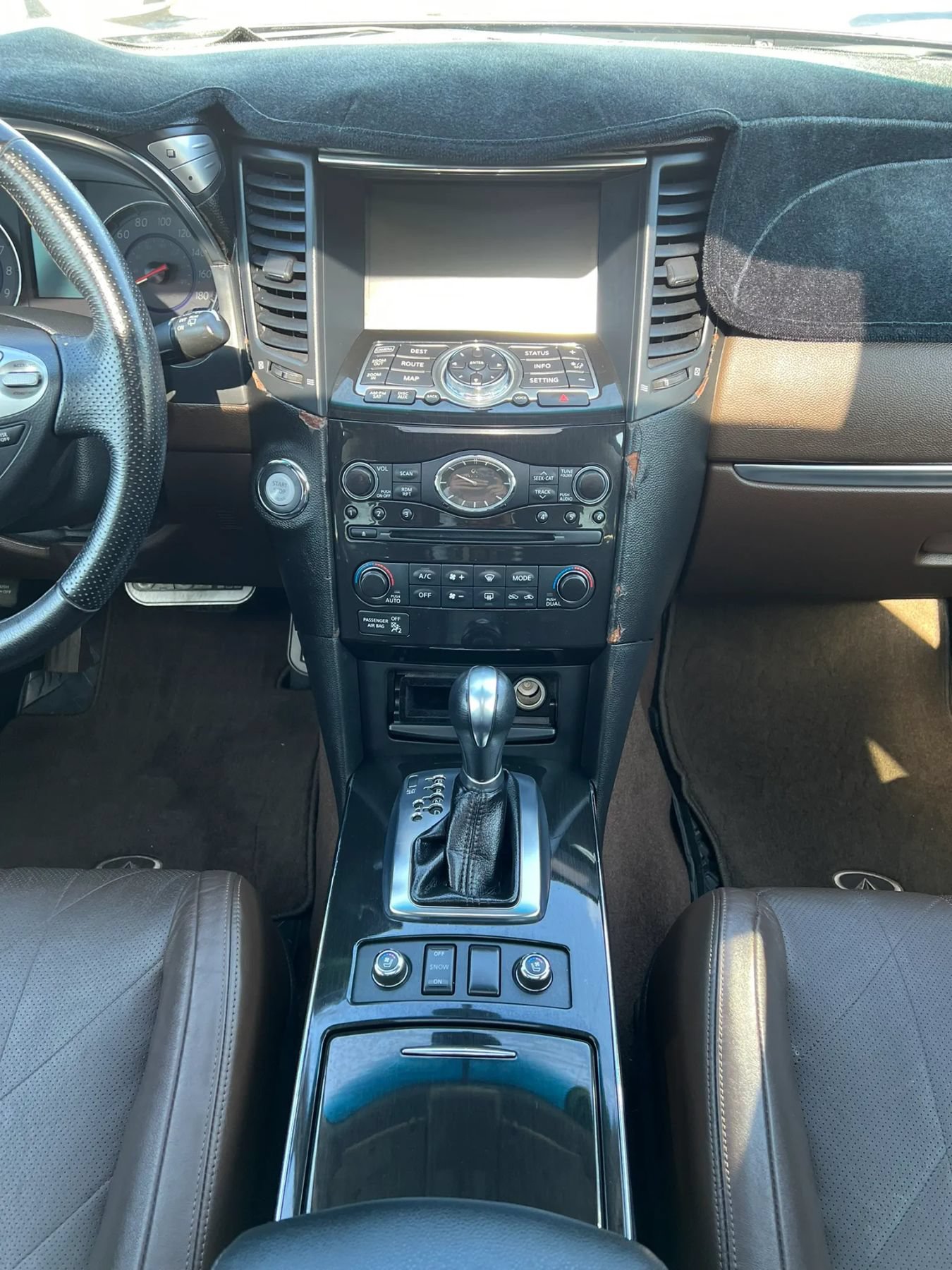 Used 2010 INFINITI FX35 AWD w/ Navigation Pkg image 10