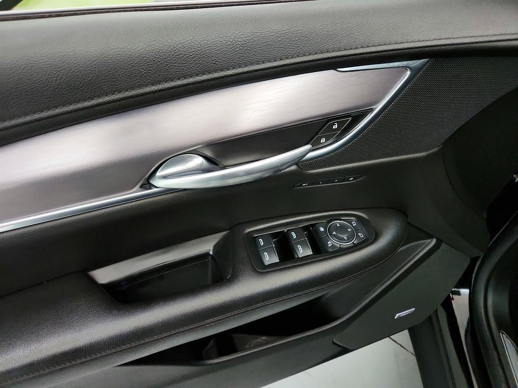 Used 2019 Cadillac XT5 Luxury FWD image 23