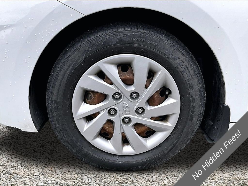 Used 2019 Hyundai Elantra SE w/ Cargo Package FWD image 9