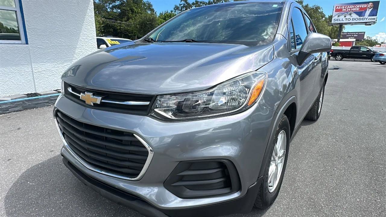 Used 2020 Chevrolet Trax LS FWD image 3