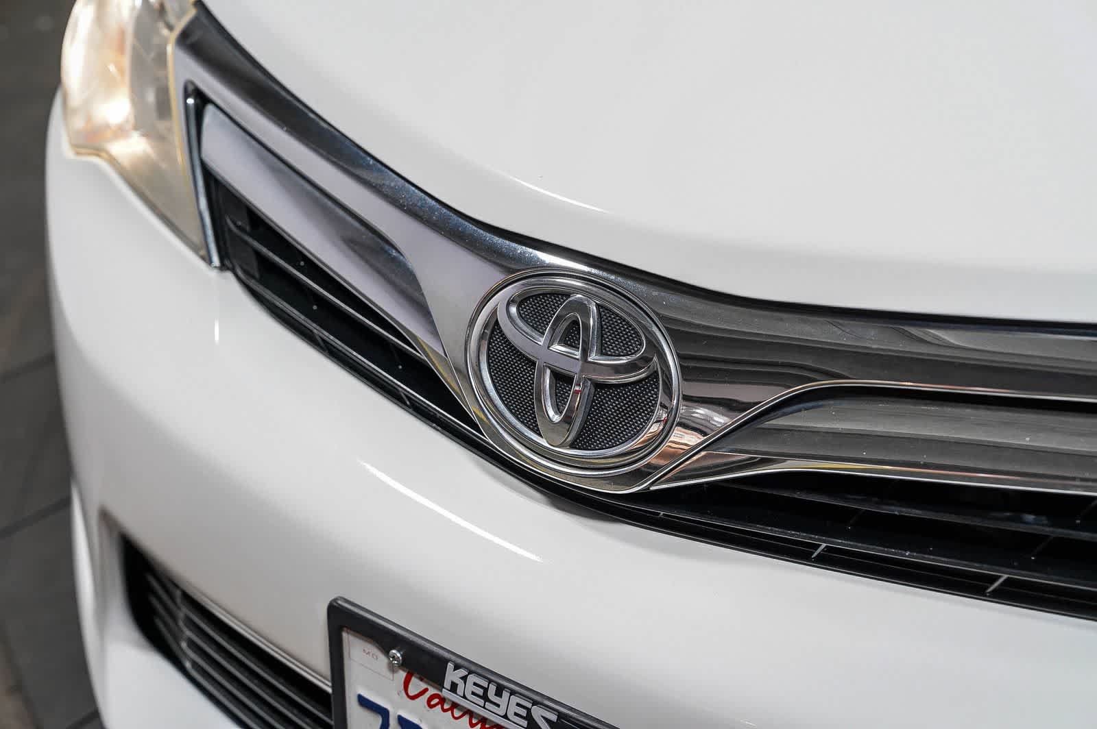 Used 2014 Toyota Camry LE FWD image 8