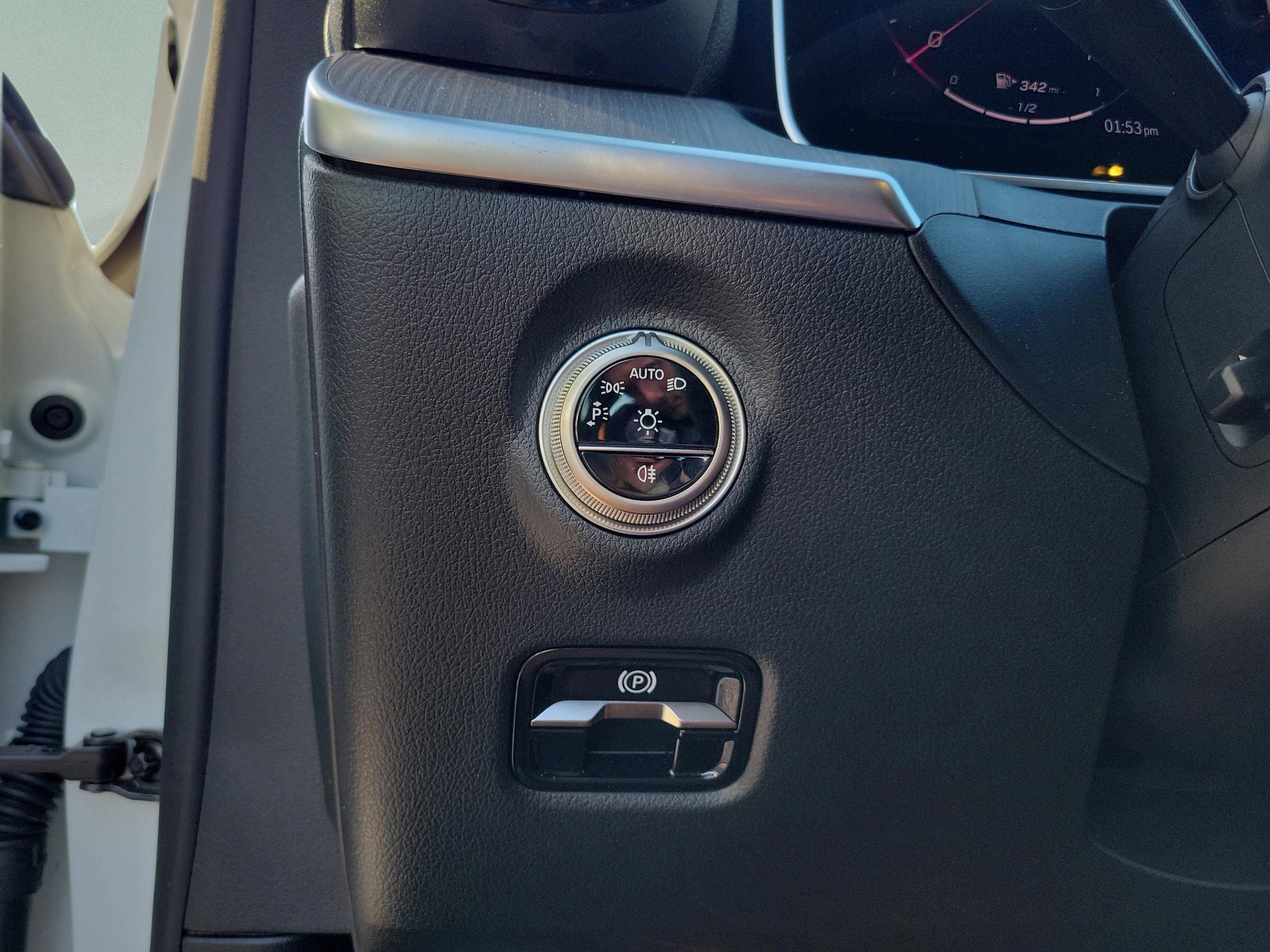 Certified 2025 Mercedes-Benz C 300 Sedan image 25