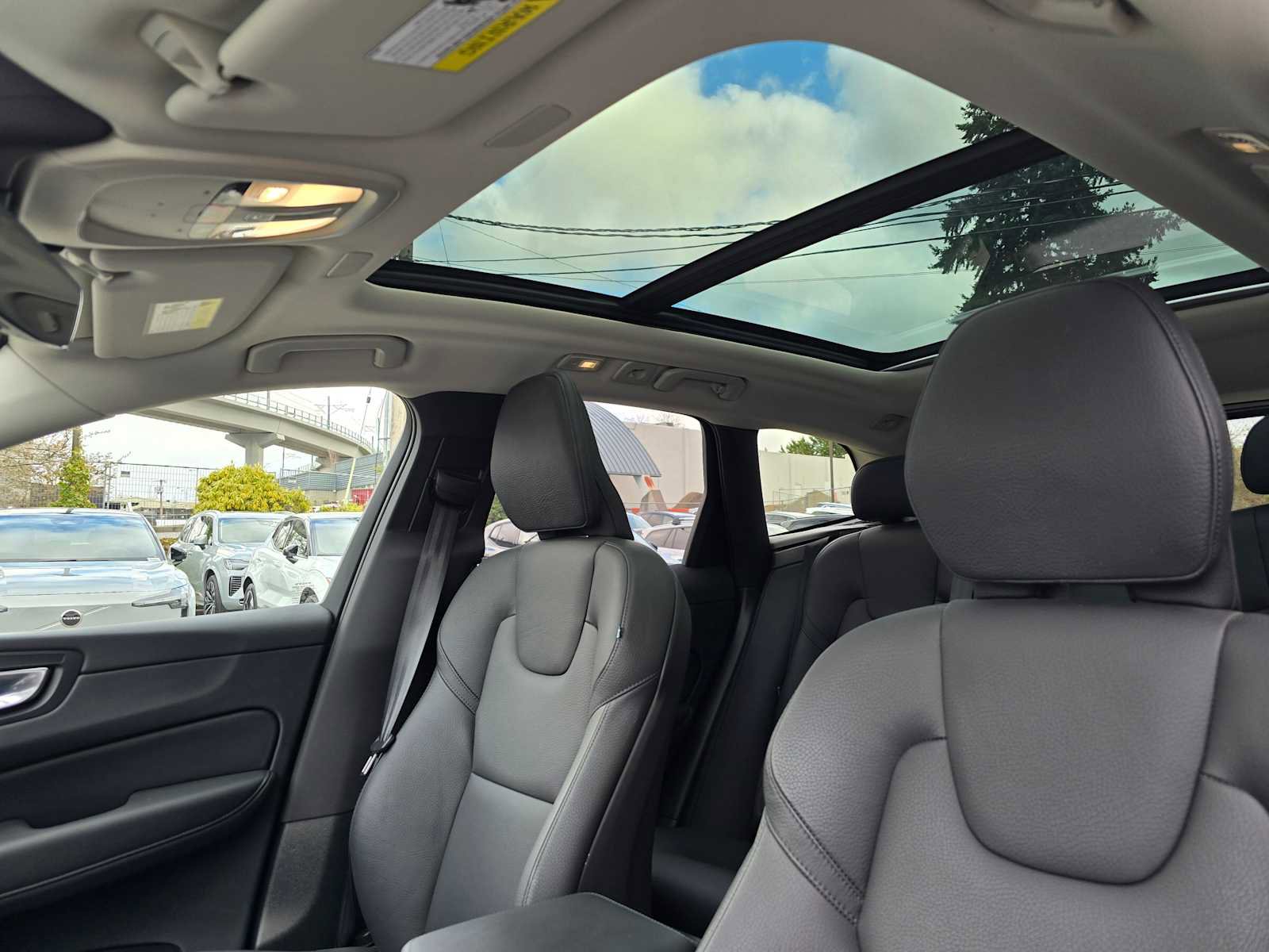 Certified 2025 Volvo XC60 B5 Plus image 21